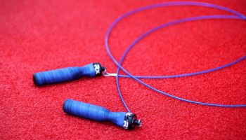 Een energieke training: de jumping rope workout