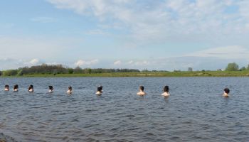 Een unieke ervaring: natuurzwemmen in de IJssel